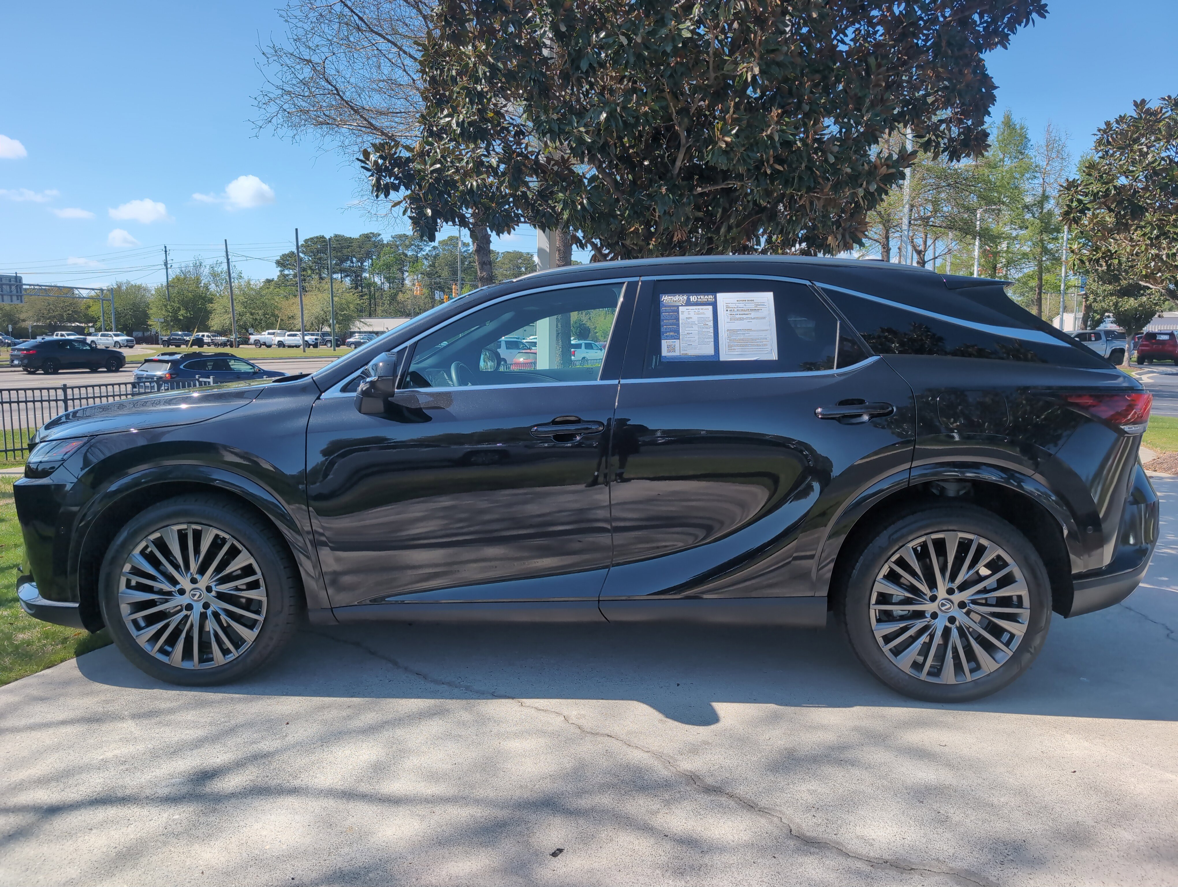 Used 2023 Lexus RX 350 FWD w/ Cold Area Package image 7
