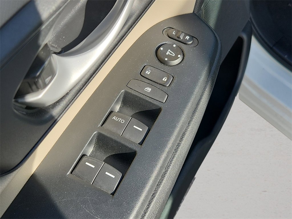 Used 2017 Honda CR-V LX image 15