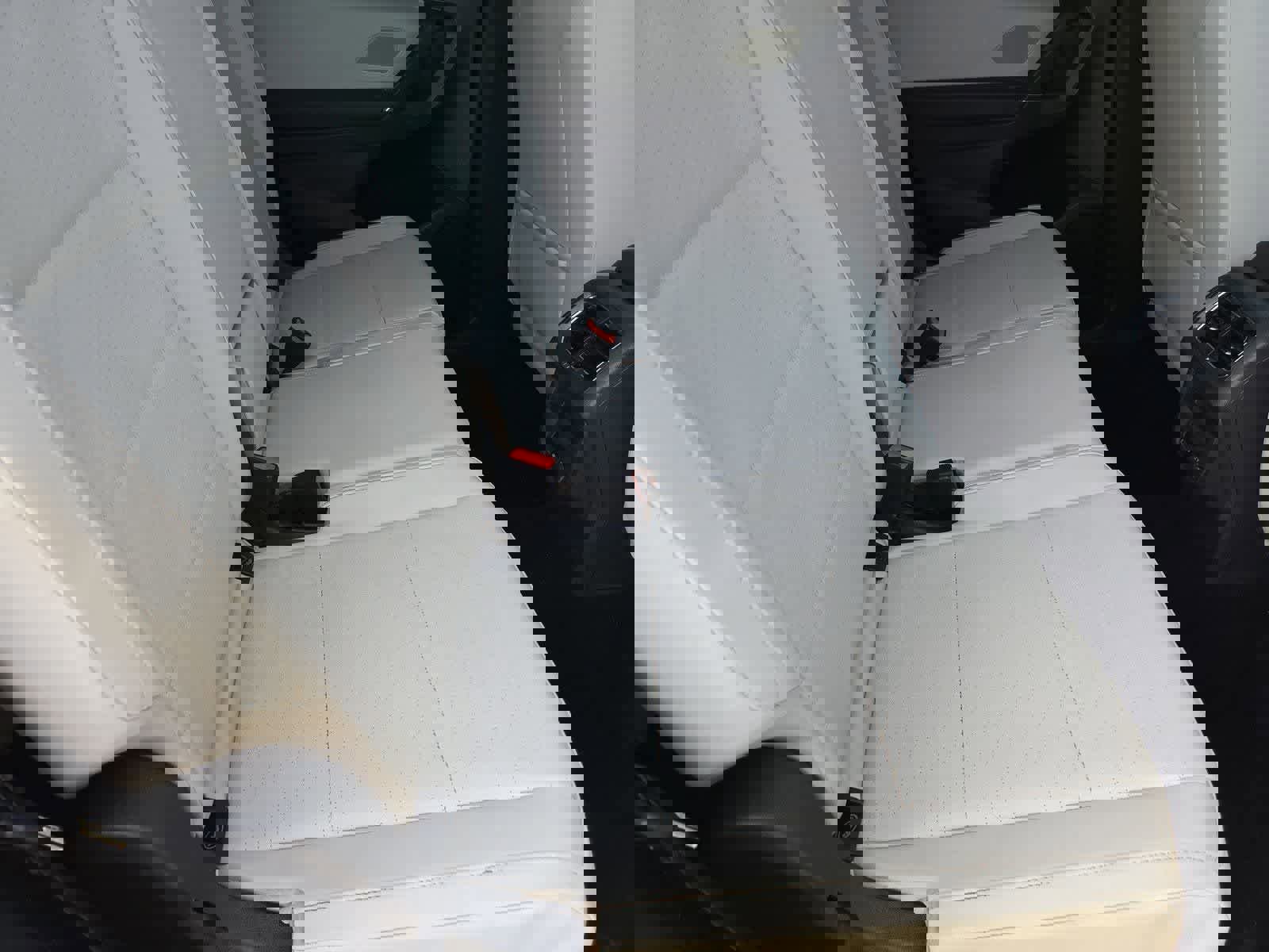 Used 2018 Volkswagen Tiguan SE image 19