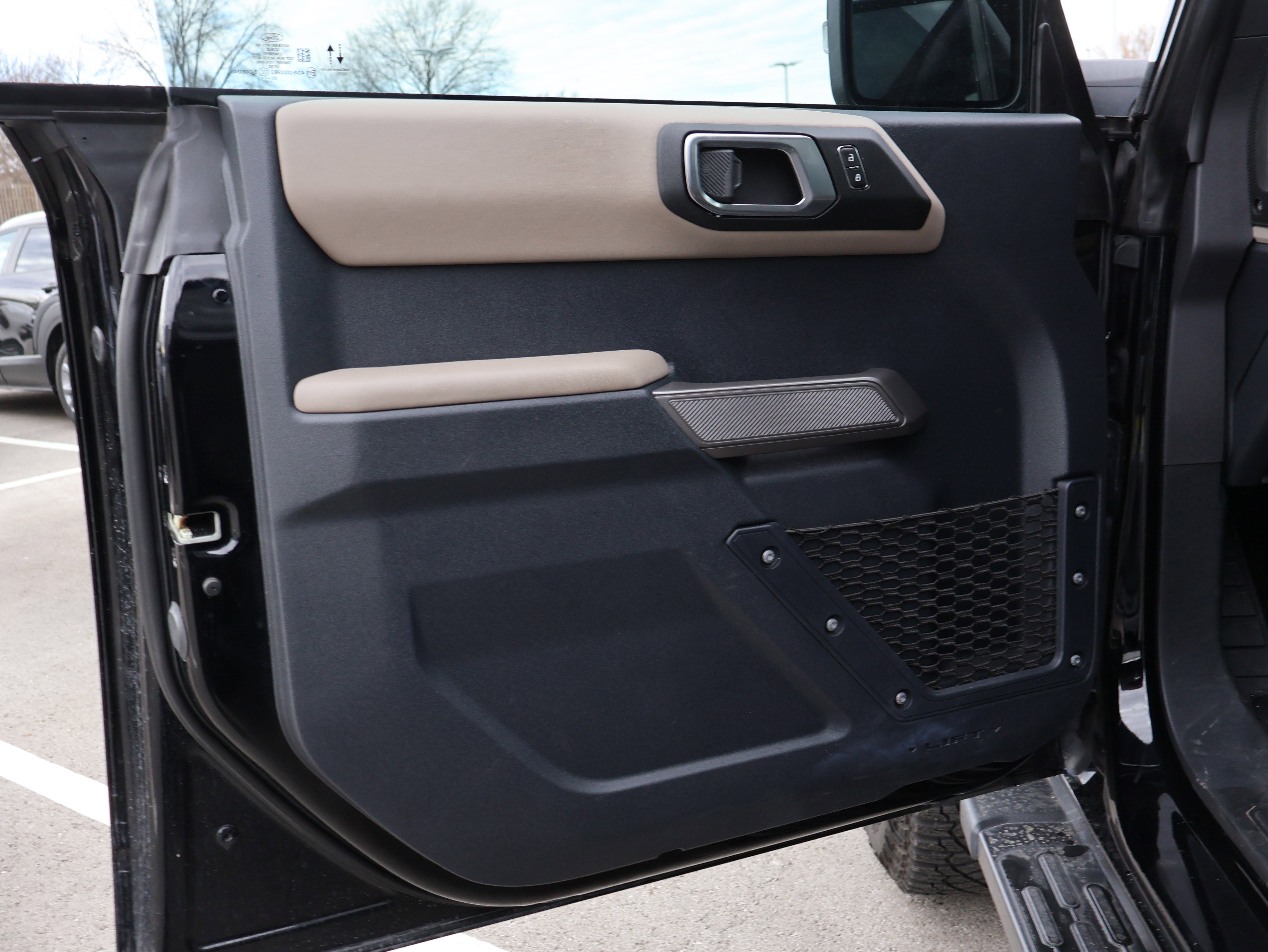 Used 2023 Ford Bronco Wildtrak image 23