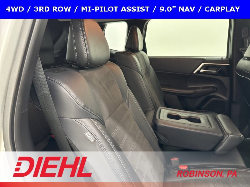 Used 2024 Mitsubishi Outlander SE image 13