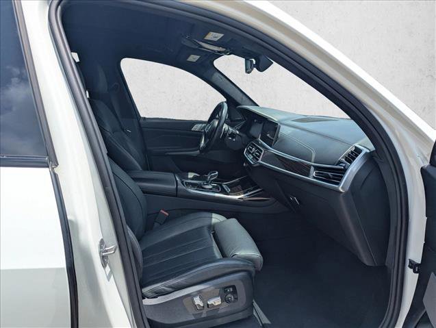 Used 2021 BMW X7 M50i AWD/4WD image 14