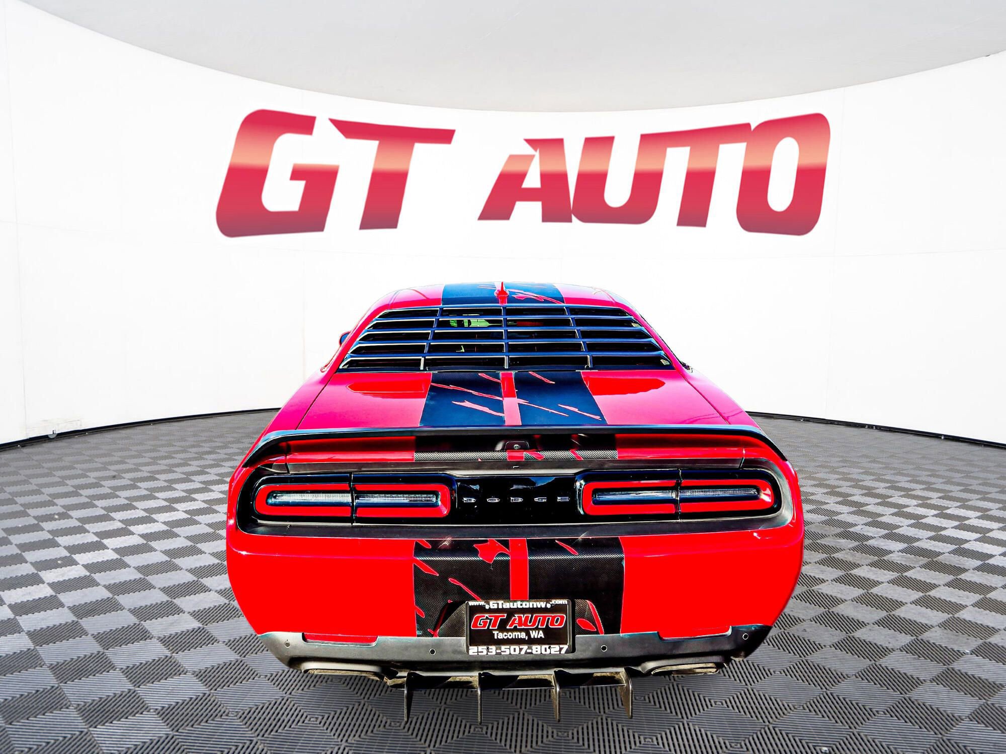 Used 2019 Dodge Challenger SRT Hellcat Redeye image 6