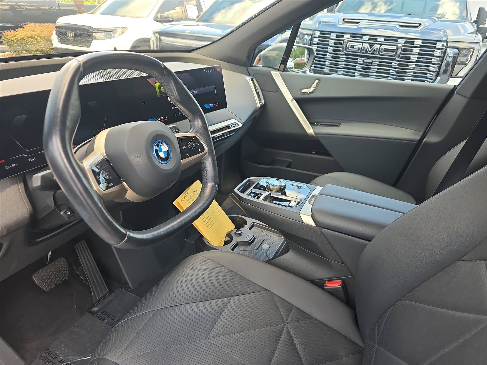 Used 2024 BMW iX xDrive50 AWD/4WD image 16