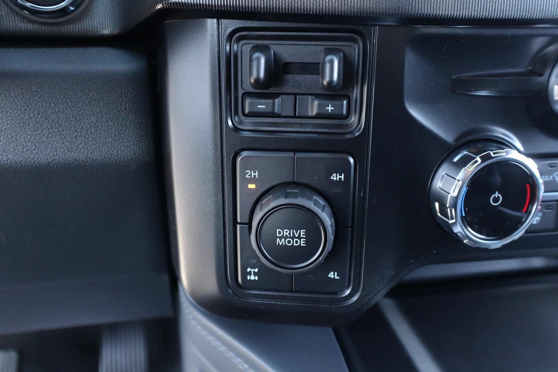 New 2026 Ford F250 Platinum AWD/4WD image 9