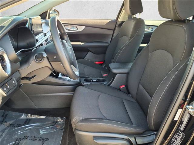 Used 2024 Kia Forte LXS w/ LXS Technology Package FWD image 15