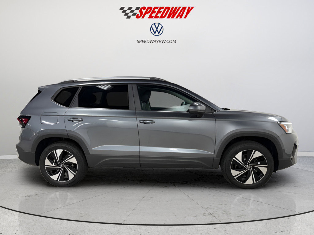 New 2025 Volkswagen Taos SE image 8