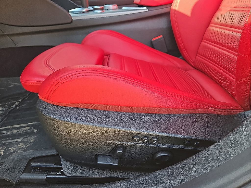 Used 2024 Alfa Romeo Giulia Veloce image 27