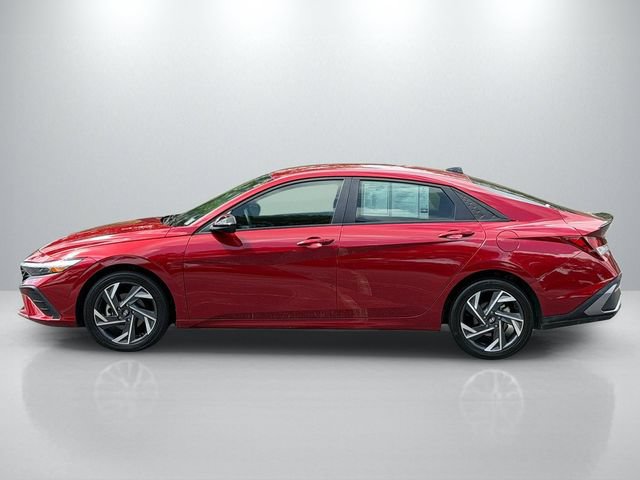 Used 2025 Hyundai Elantra Sport FWD image 4