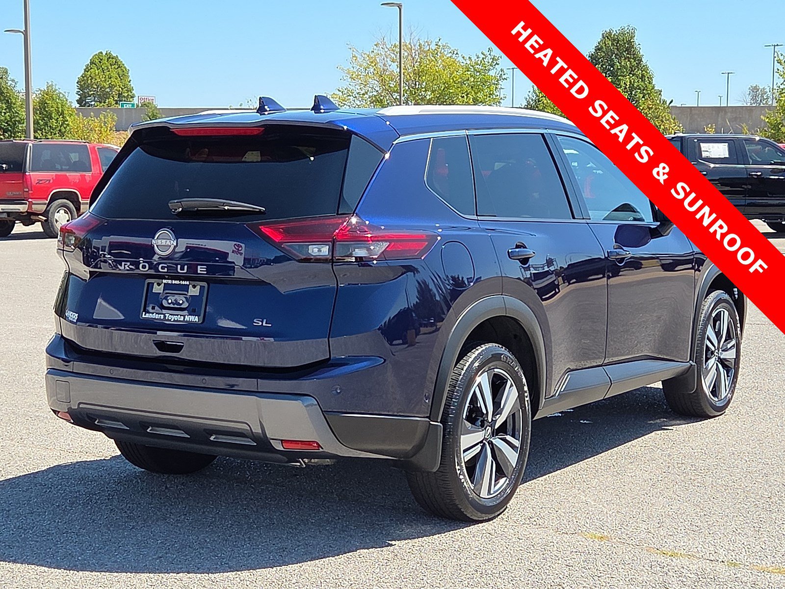 Used 2025 Nissan Rogue SL w/ Tech Package FWD image 5