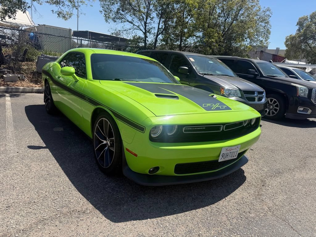 Used 2015 Dodge Challenger R/T Scat Pack w/ Driver Convenience Group RWD image 2