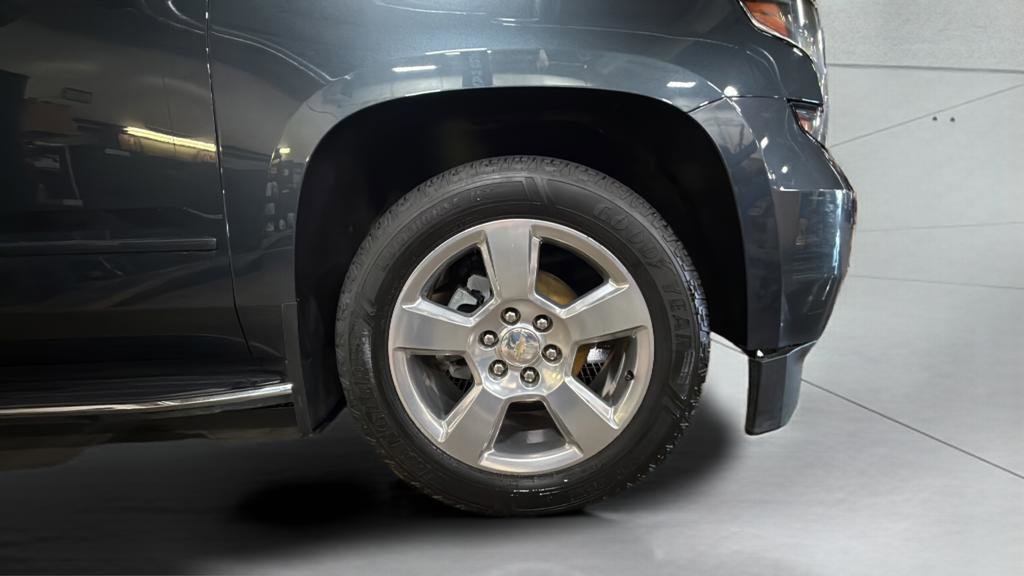 Used 2019 Chevrolet Suburban Premier AWD/4WD image 36