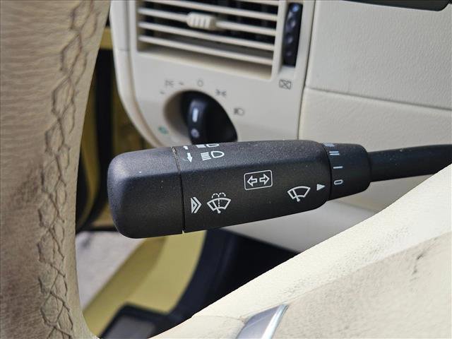 Used 2005 Chrysler Crossfire Limited image 12