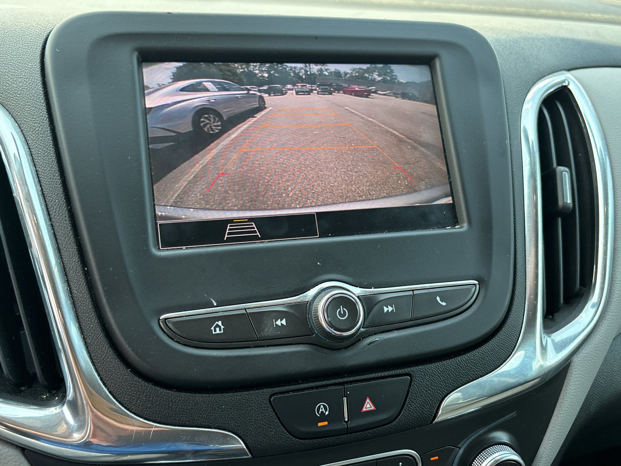 Used 2023 Chevrolet Equinox LT w/ Driver Convenience Package FWD image 11