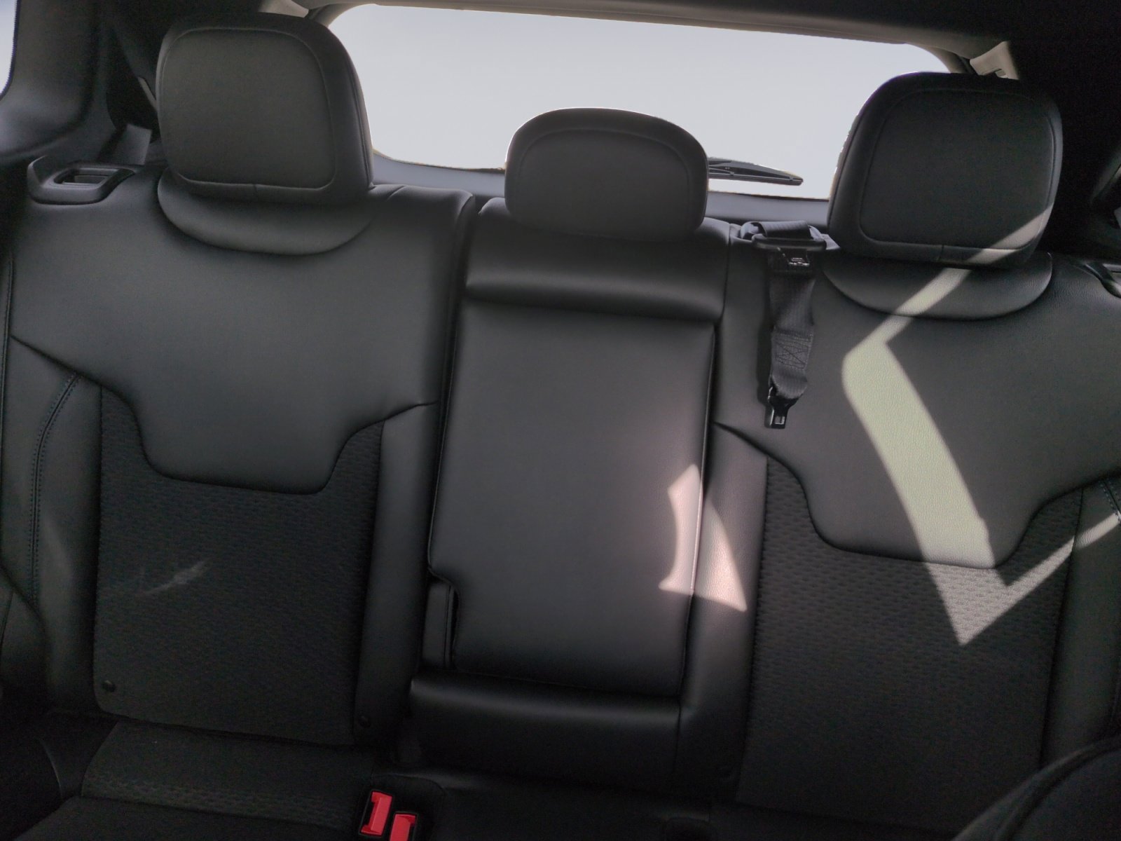 New 2026 Jeep Compass Latitude image 13