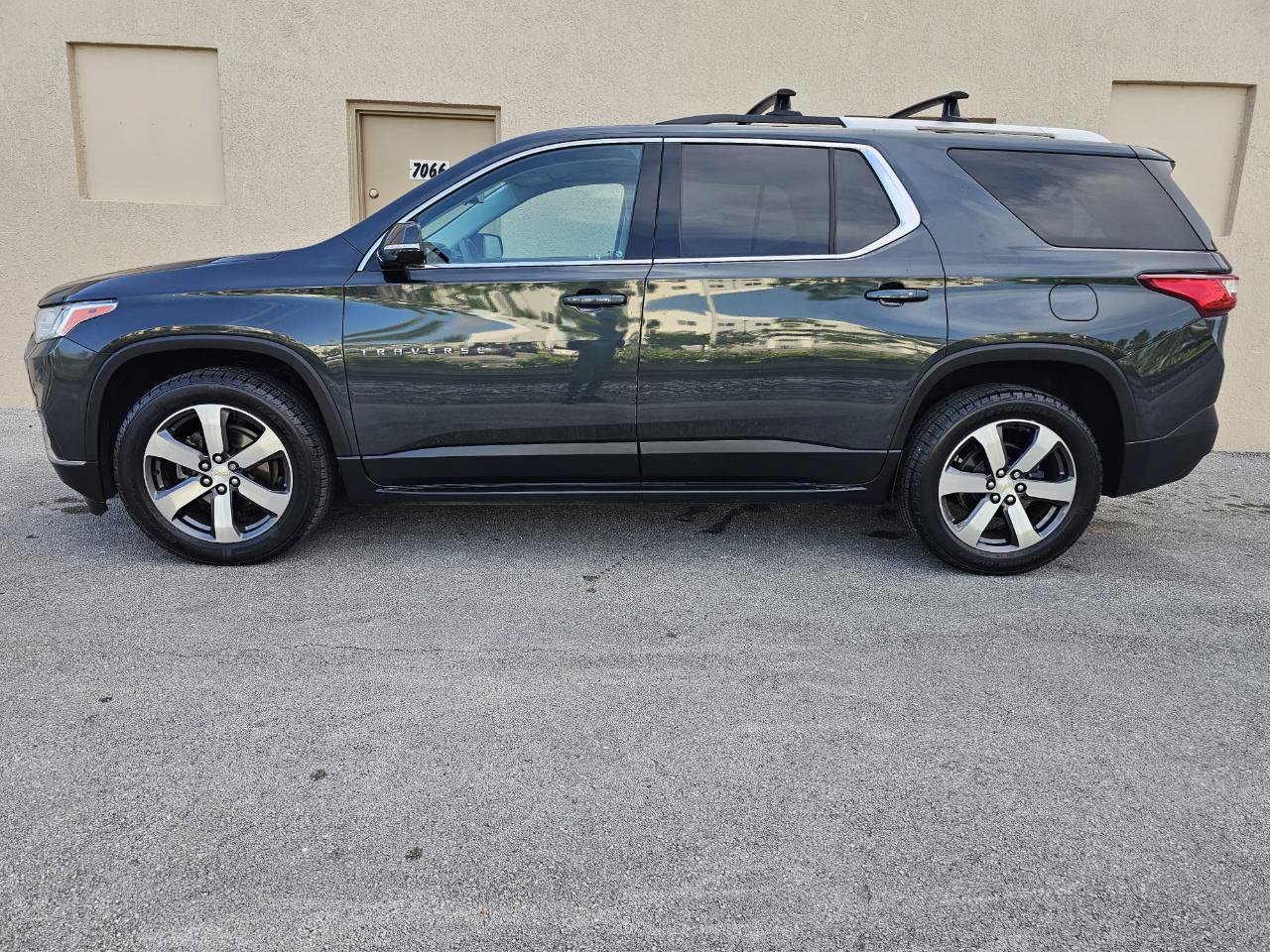 Used 2018 Chevrolet Traverse LT w/ LPO, 'HIT The Road' Package FWD image 12