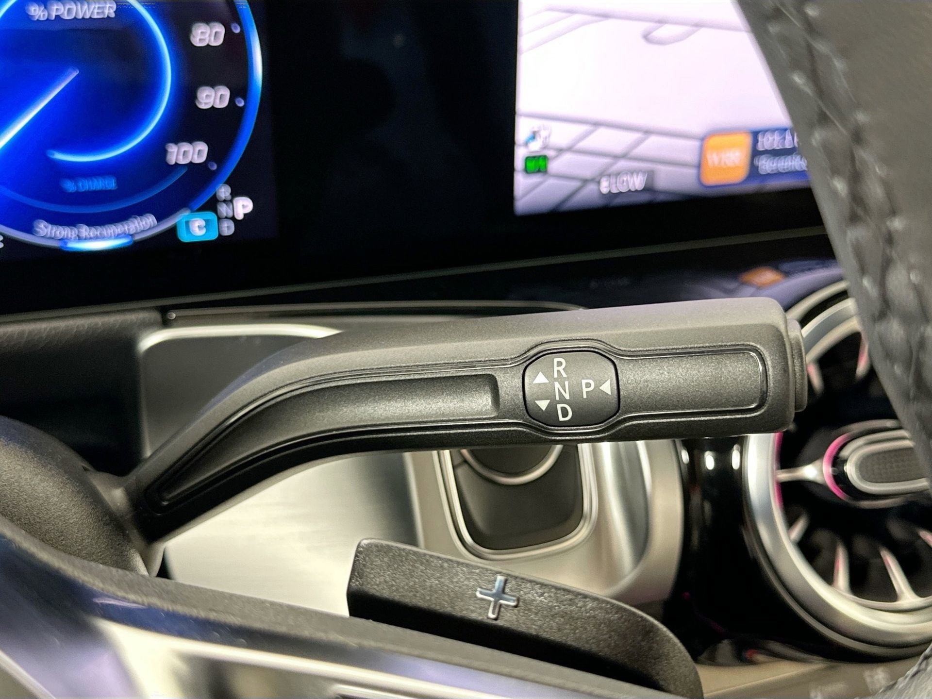 Certified 2024 Mercedes-Benz EQB 300 4MATIC image 18