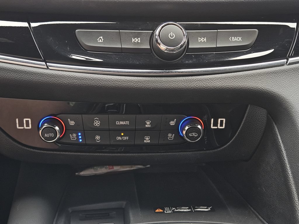 Used 2024 Buick Enclave Avenir w/ Avenir Technology Package AWD/4WD image 19