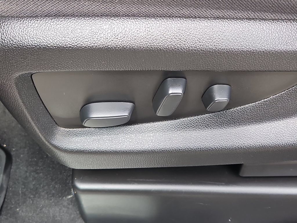 Certified 2019 Chevrolet Silverado 1500 LT w/ All Star Edition AWD/4WD image 19