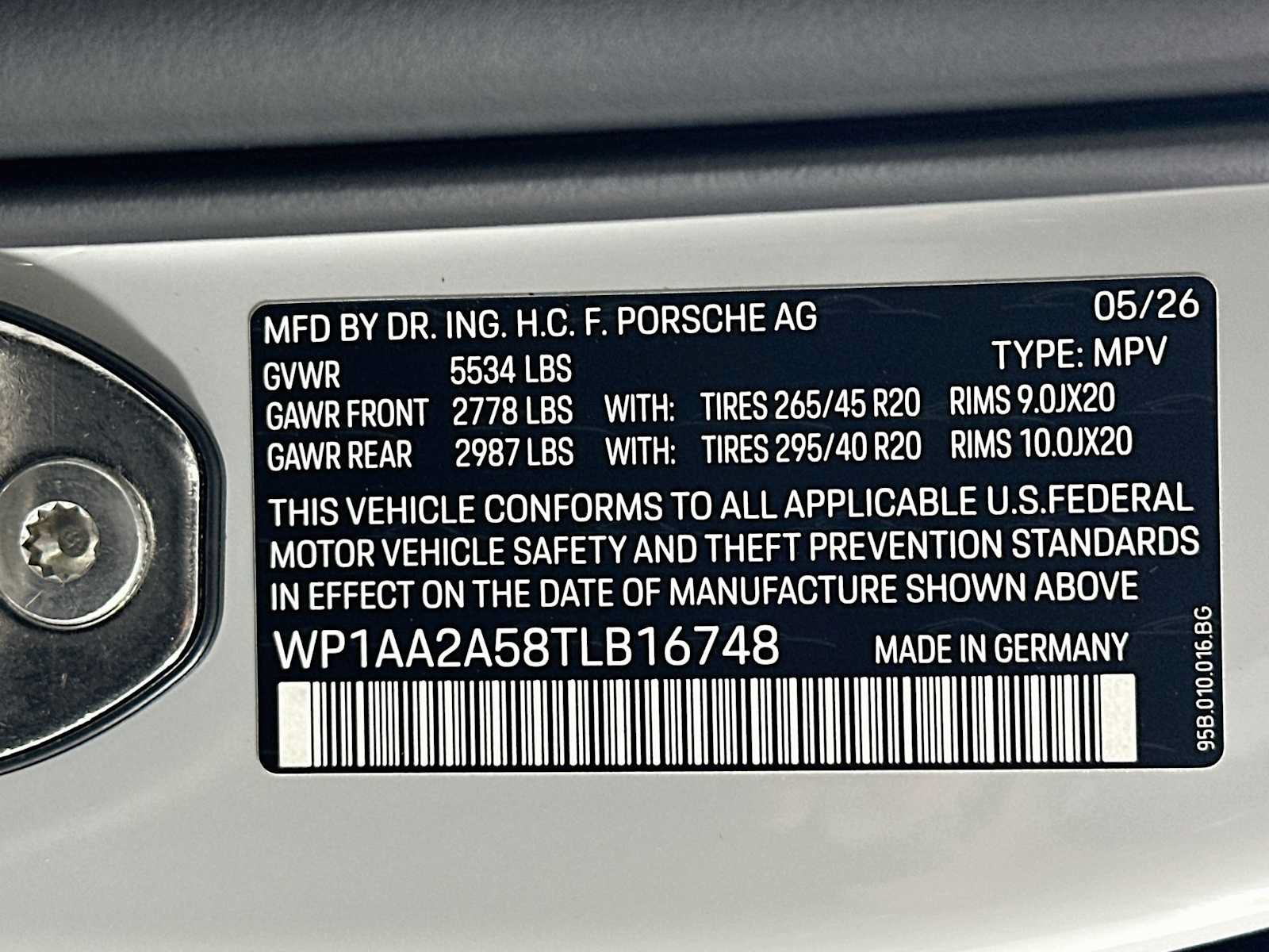 New 2026 Porsche Macan AWD/4WD image 33
