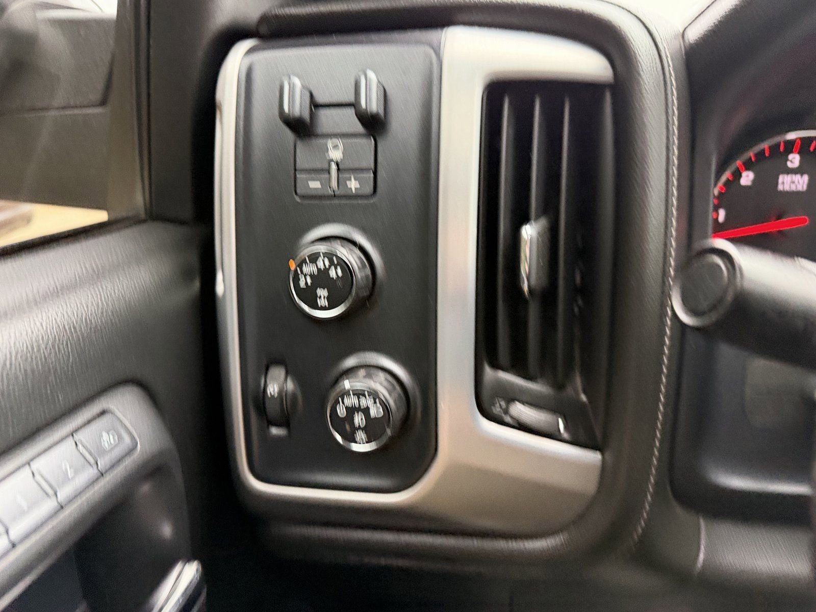 Used 2015 GMC Sierra 1500 SLT w/ SLT Crew Cab Value Package image 12