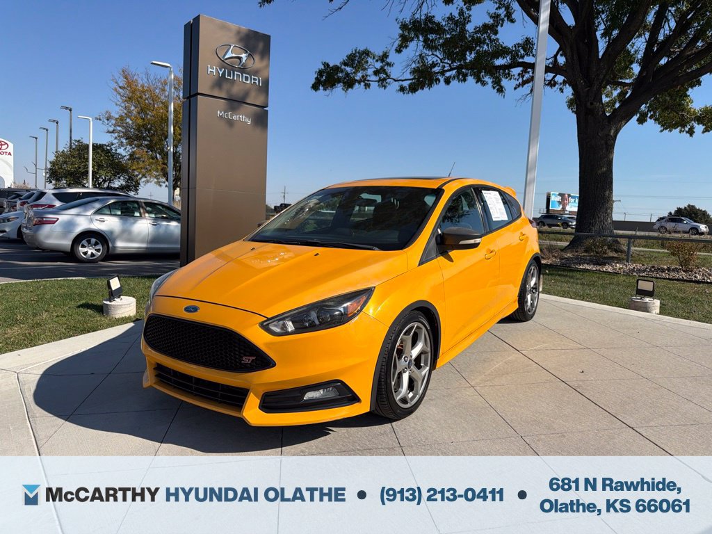 Used 2016 Ford Focus ST w/ Equipment Group 402A FWD image 1