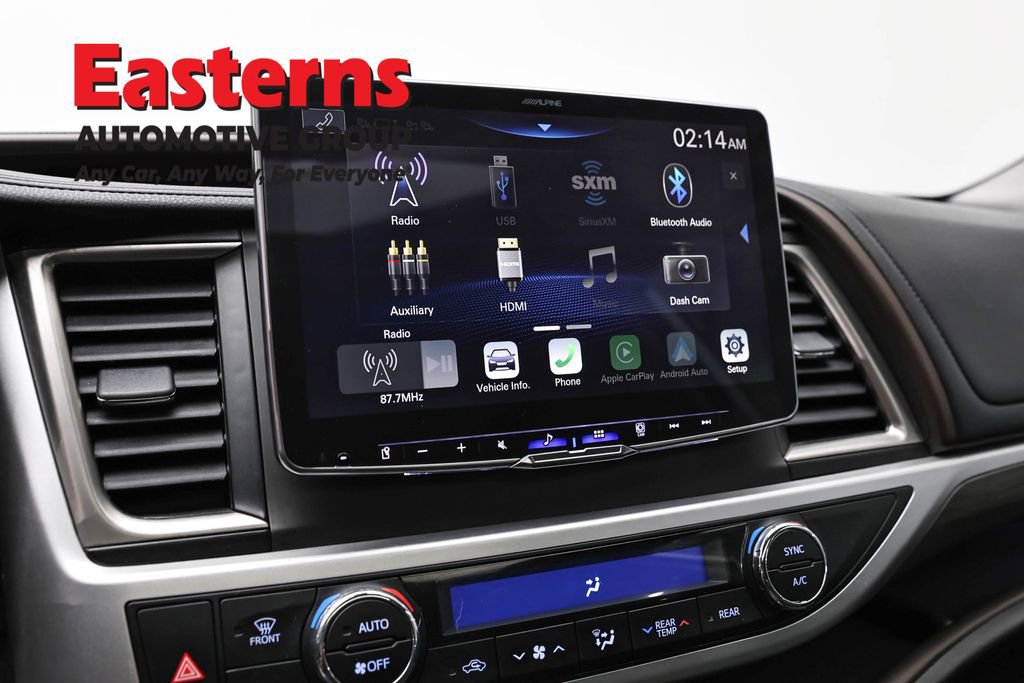 Used 2019 Toyota Highlander Limited w/ Carpet Mat Package (TMS) AWD/4WD image 19