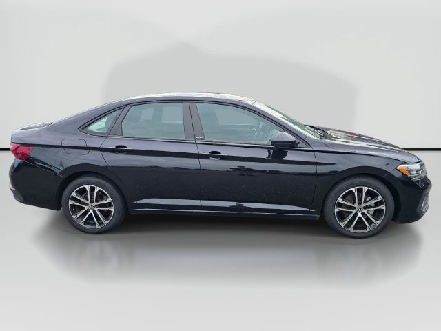 Used 2023 Volkswagen Jetta Sport FWD image 6