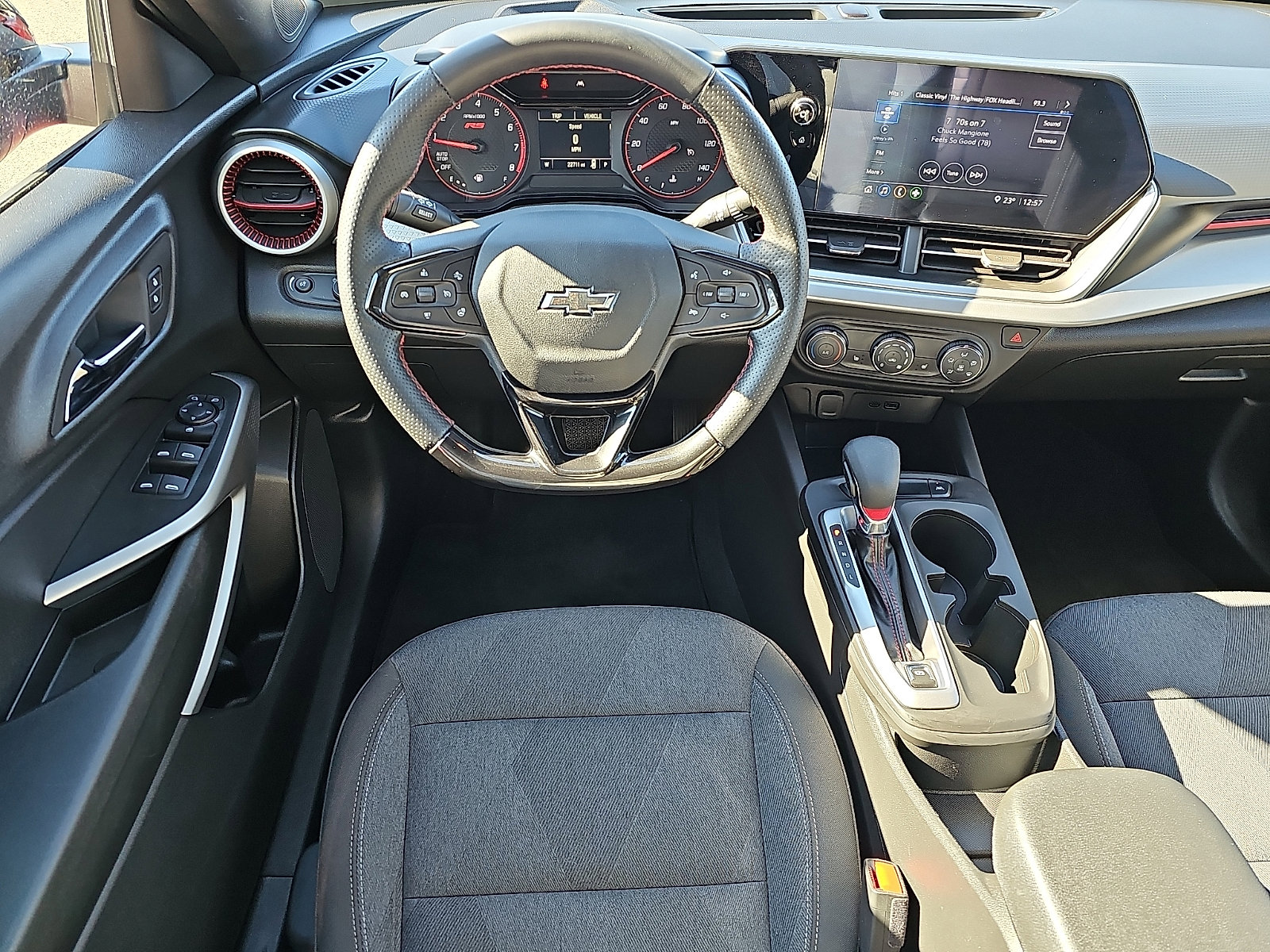 Used 2024 Chevrolet Trax RS image 11