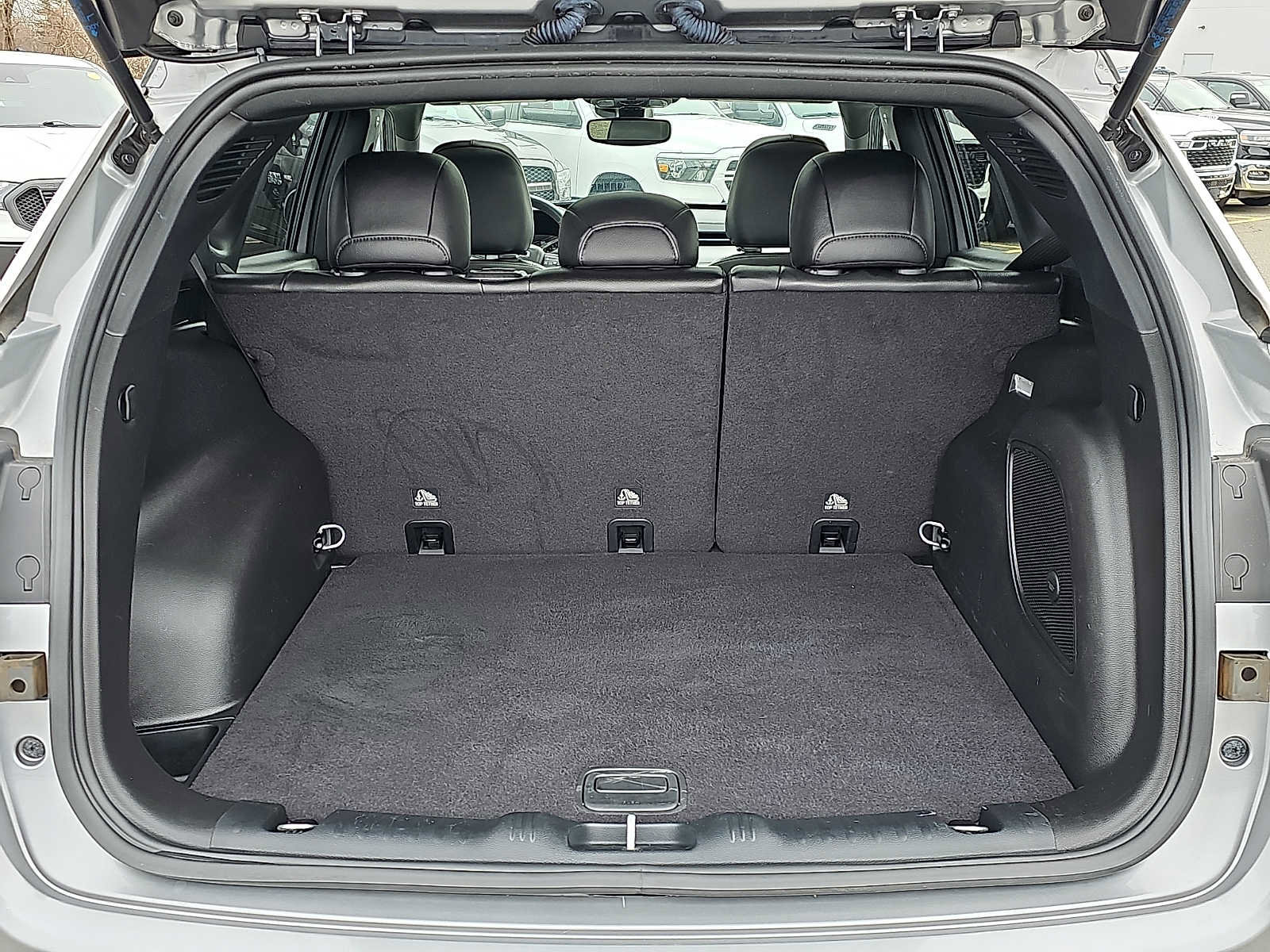 Used 2023 Jeep Compass Limited w/ Sun and Sound Group image 28