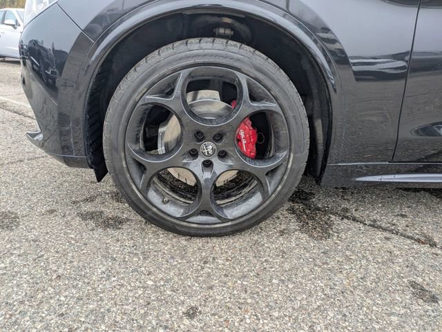 Used 2023 Alfa Romeo Stelvio Veloce image 21