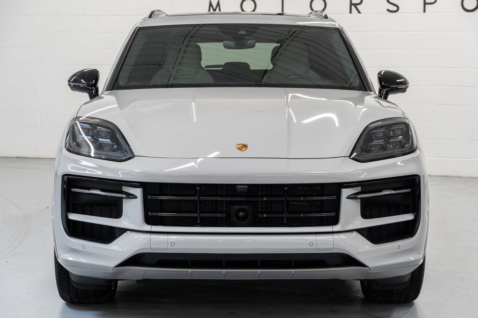 Used 2025 Porsche Cayenne GTS image 3