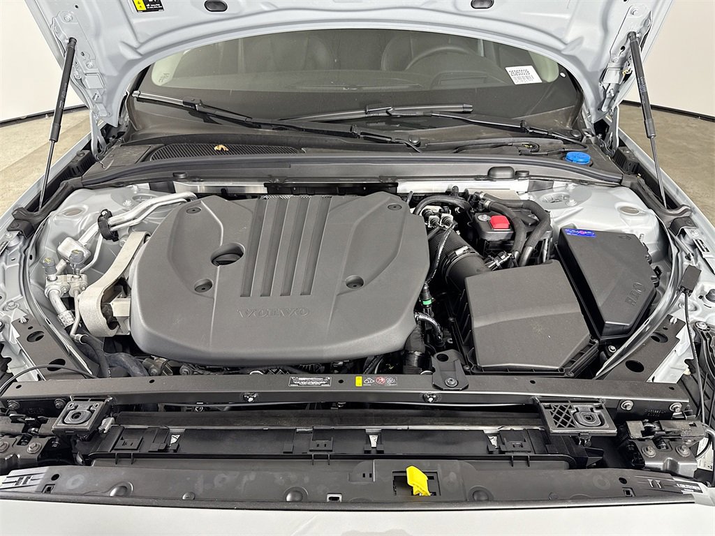 New 2026 Volvo V60 B5 Cross Country Ultra w/ Climate Package image 32