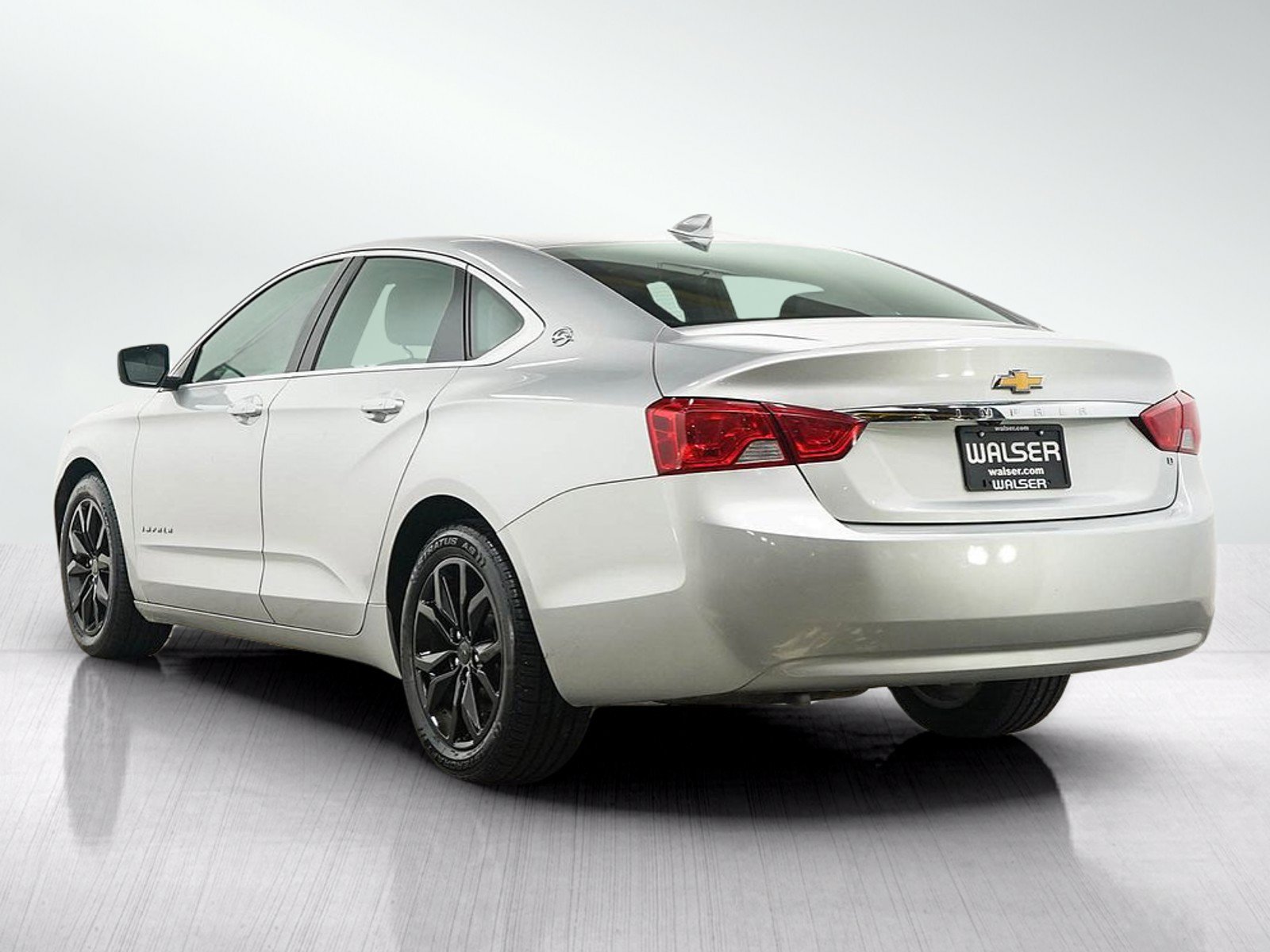 Used 2018 Chevrolet Impala LT FWD image 3