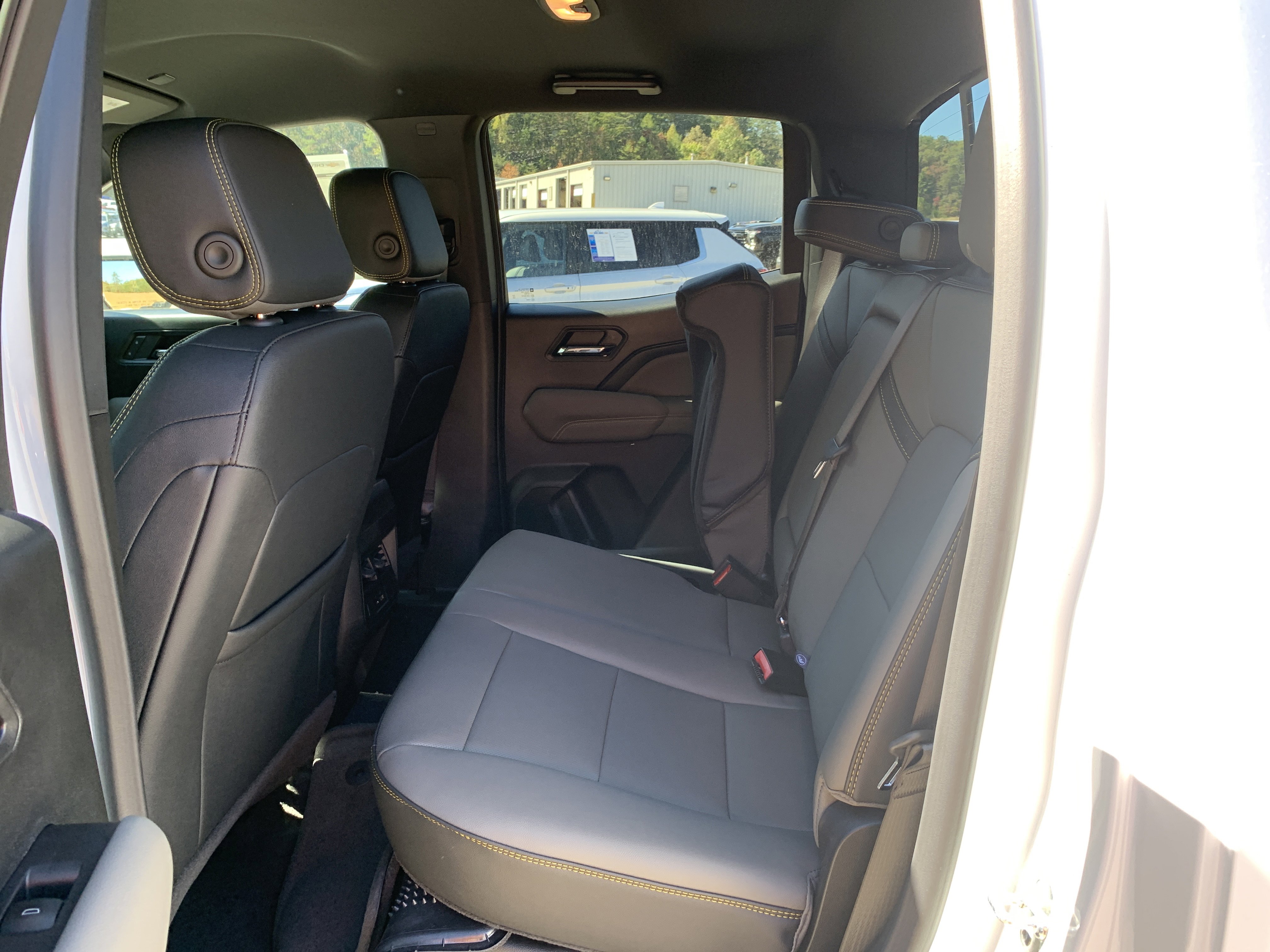 New 2026 Chevrolet Colorado ZR2 w/ Technology Package image 16