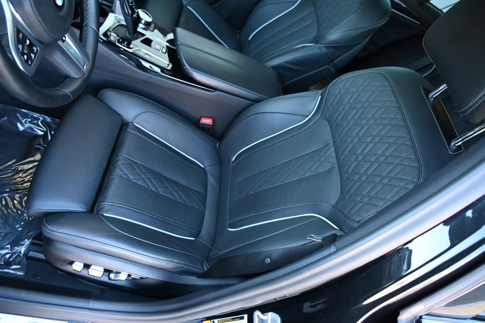 Certified 2022 BMW M550i xDrive w/ Executive Package image 17