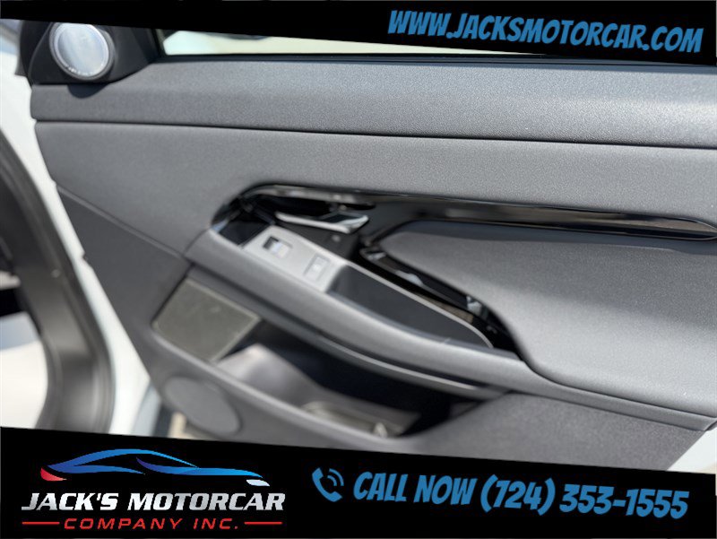 Used 2024 Land Rover Range Rover Evoque Dynamic SE image 19