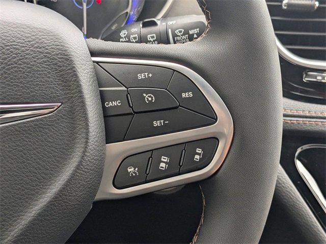 New 2026 Chrysler Pacifica Pinnacle image 28