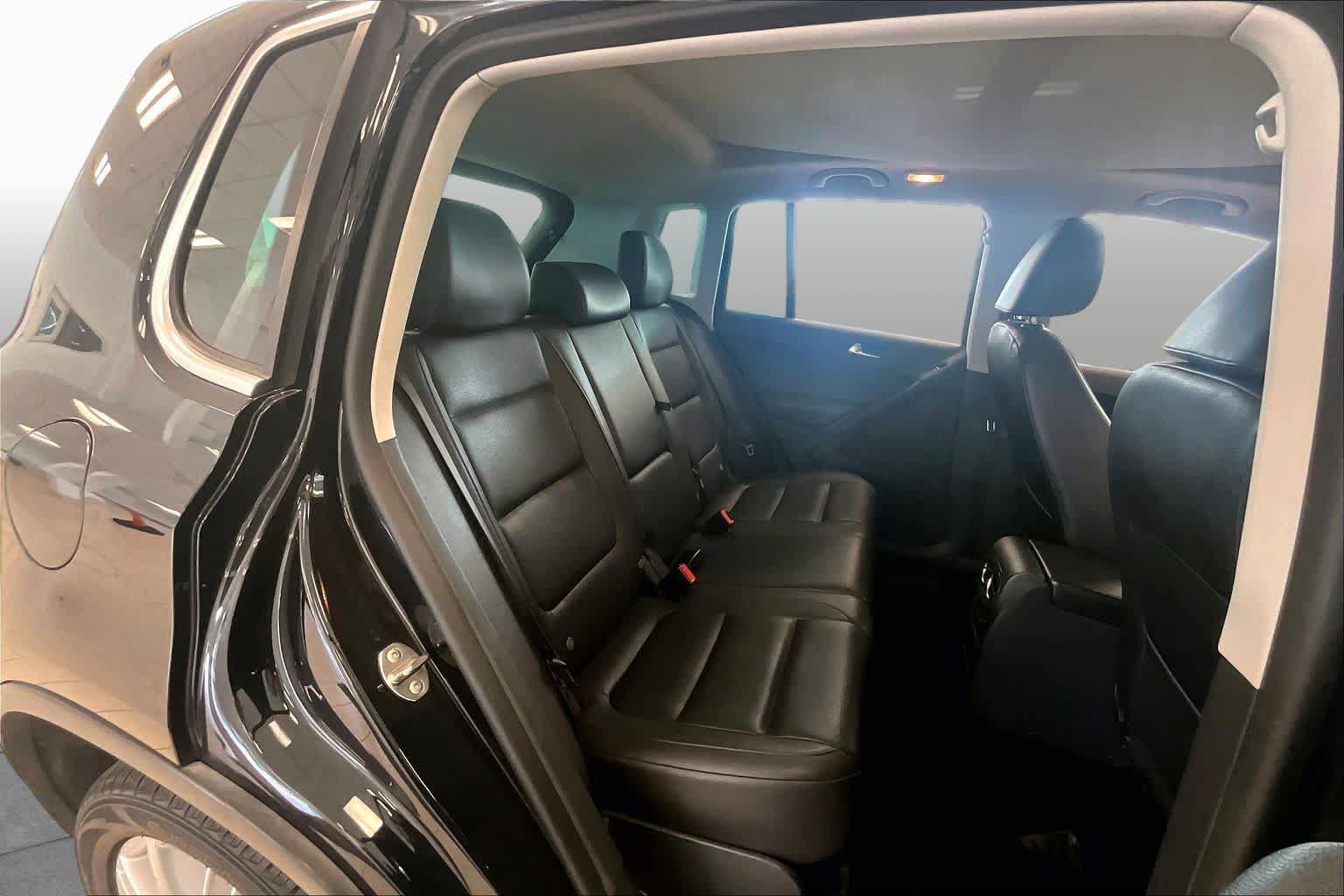 Used 2013 Volkswagen Tiguan SE AWD/4WD image 19