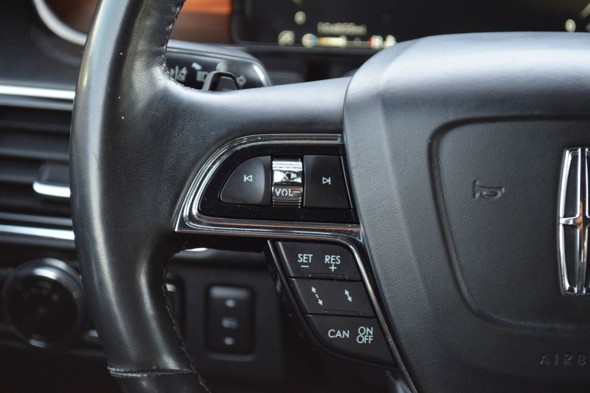 Used 2019 Lincoln Navigator L Reserve AWD/4WD image 9