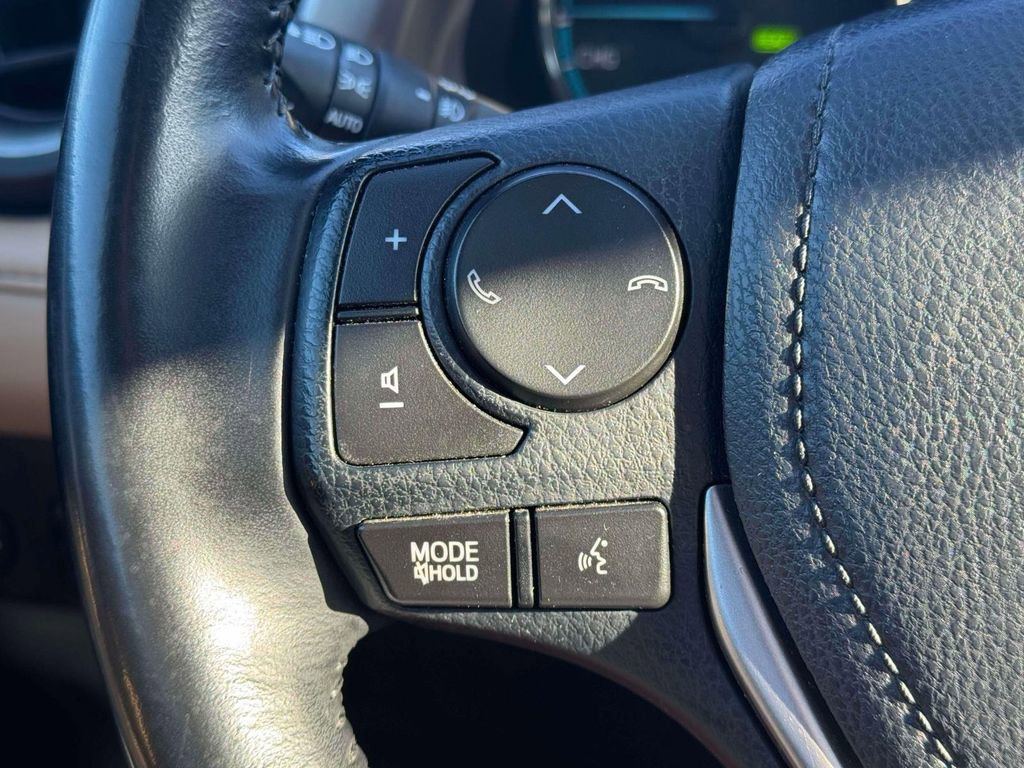 Used 2018 Toyota RAV4 XLE image 22