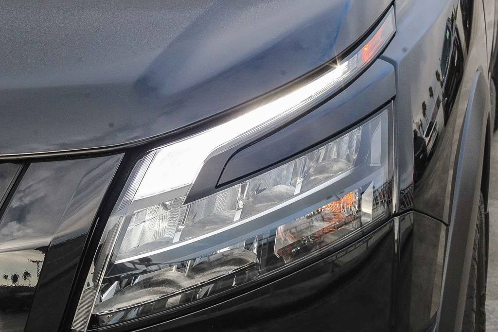 Used 2025 Nissan Pathfinder Rock Creek AWD/4WD image 5