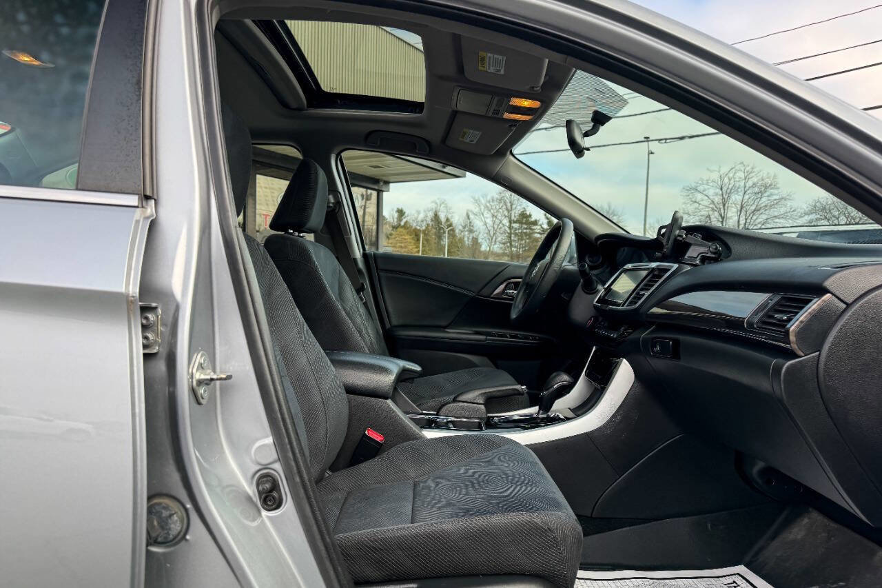 Used 2016 Honda Accord EX image 12