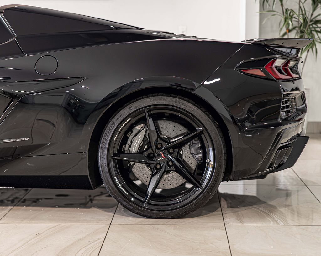 Used 2025 Chevrolet Corvette E-Ray w/ Stealth Interior Trim Package AWD/4WD image 7