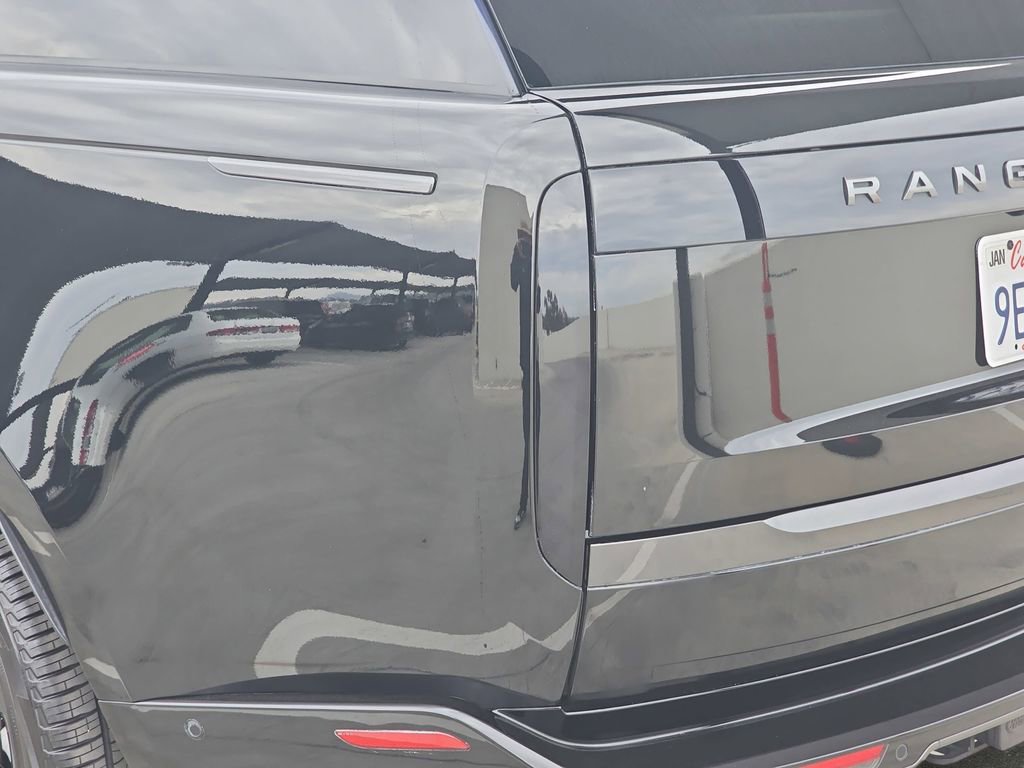 Certified 2023 Land Rover Range Rover SE AWD/4WD image 36