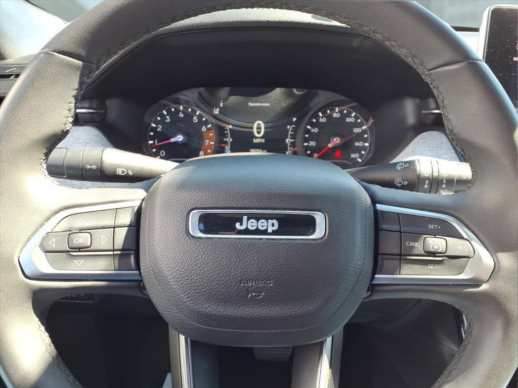 Used 2024 Jeep Compass Latitude image 26