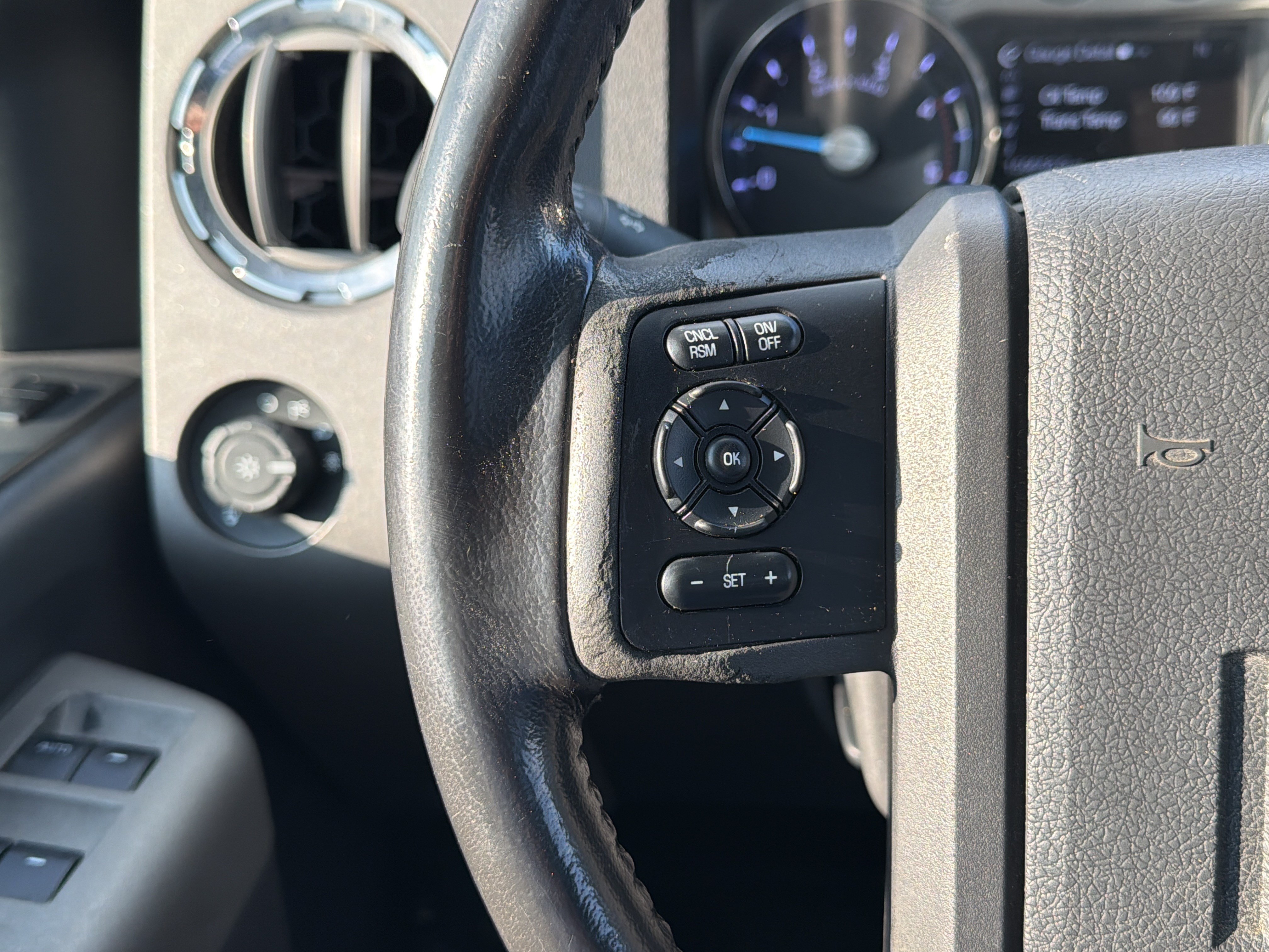 Used 2012 Ford F350 Lariat w/ Lariat Ultimate Pkg AWD/4WD image 11