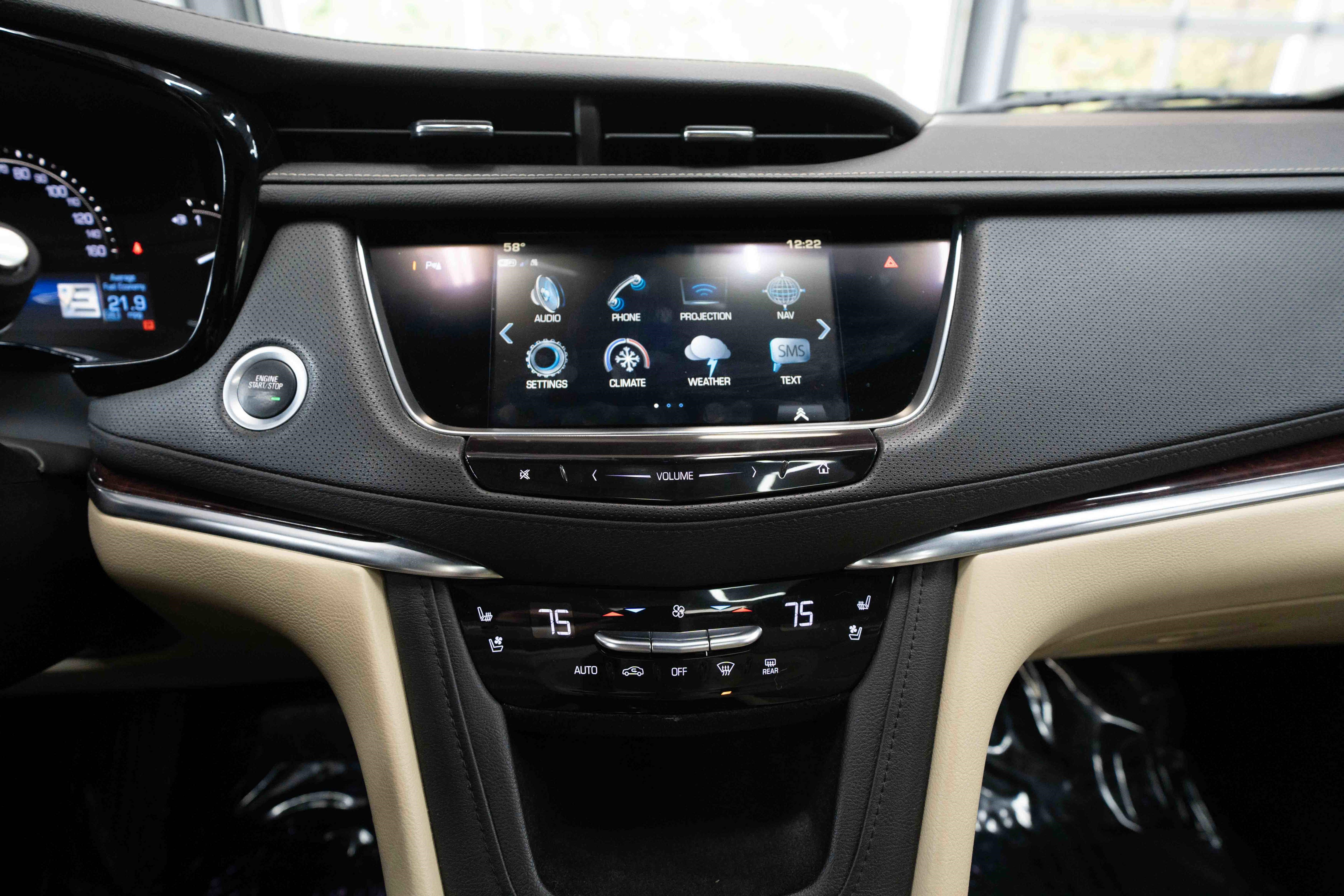 Used 2018 Cadillac XT5 Premium Luxury AWD/4WD image 17
