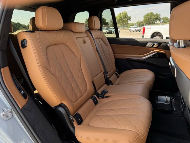 Used 2024 BMW X7 xDrive40i w/ M Sport Package AWD/4WD image 32