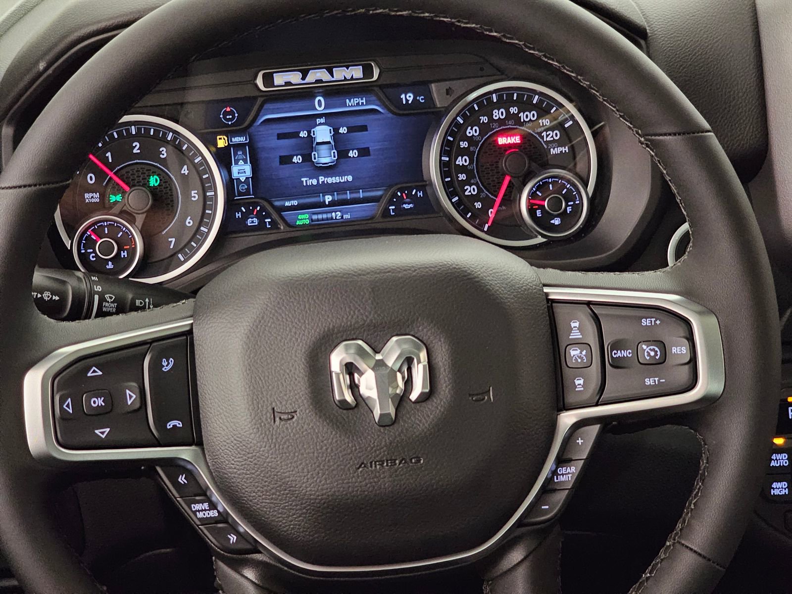 New 2026 RAM 1500 4x4 Crew Cab image 17